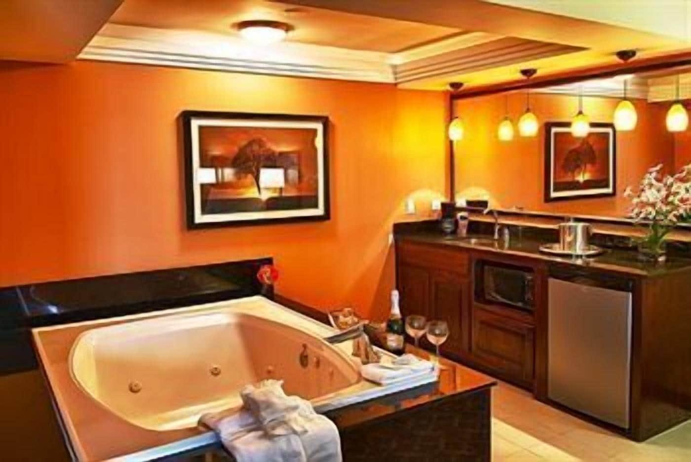 Lux Hotel & Spa, Trademark Collection By Wyndham Арлінгтон Екстер'єр фото